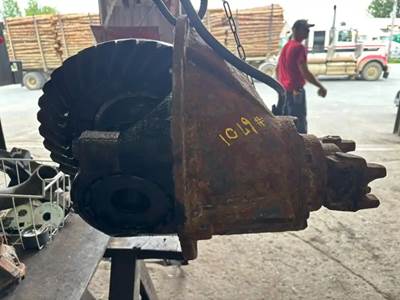Eaton 22060S Rear Differential for a 2018 International 4300