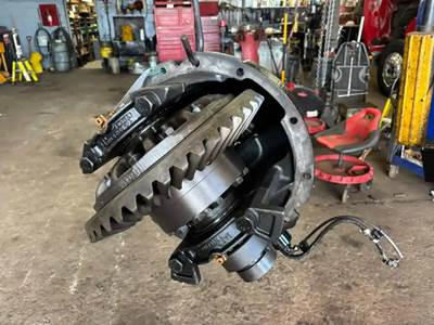 Meritor-Rockwell 46-160 Rear Differential for a 2019 Freightliner Coronado 122