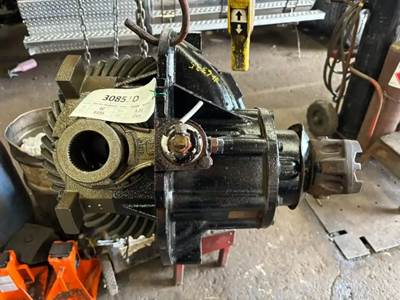 Meritor-Rockwell RD46160 Rear Differential for a 2019 Freightliner Cascadia