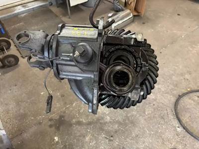 Meritor-Rockwell RT 140145 Rear Differential for a 2004 Sterling ACTERRA