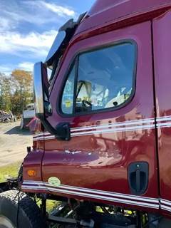 Freightliner Cascadia Left Door