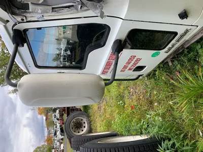 Mack Pinnacle CXU613 Right Door for a 2009 Mack CXU613
