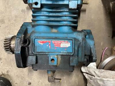 International DT466 Air Compressor