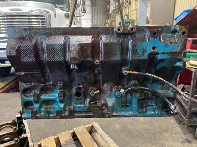 International DT466E Engine Block / Cylinder Block