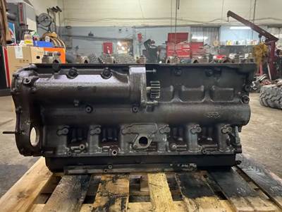 Mack E7 Engine Block / Cylinder Block