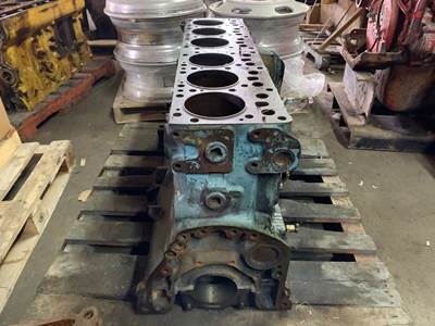 Mack Engine Block / Cylinder Block For Sale | Beauceville, QC, Canada ...