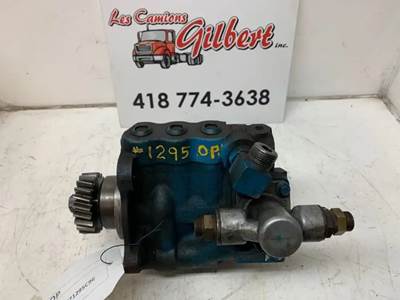 International HT570 Engine Oil Pump