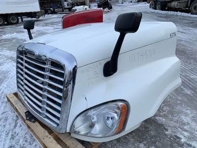 Freightliner Cascadia Hood