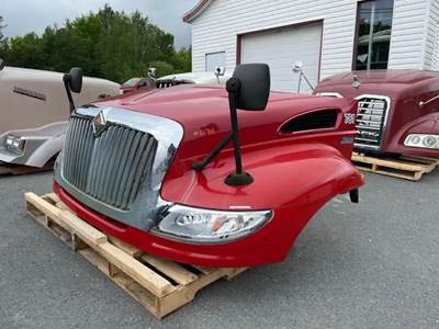 International DuraStar 4400 Hood