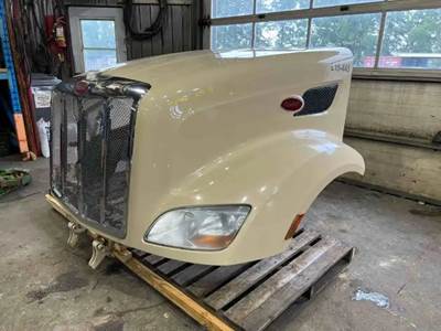 Peterbilt 579 Hood