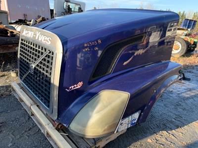 Volvo VNL Hood
