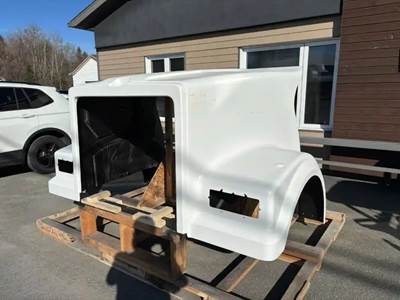 New 2019 Western Star 4900FA Fiberglass Hood 64 1/2", Part # A17-19558-000
