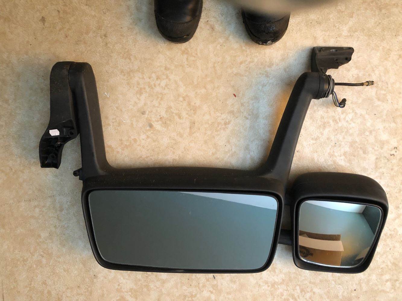 RUSAM Chrome Mirror Cover Set For Volvo VNL – Left & Right (DVMCL-DVMCR)