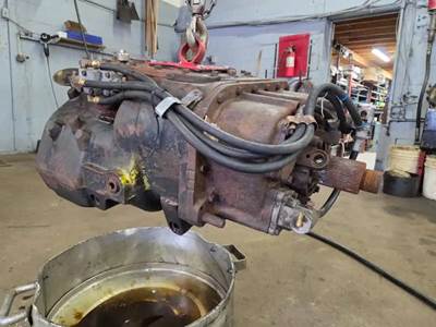 Eaton-Fuller RTLO16918B Transmission Core for a Kenworth T800