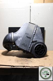 2018 Freightliner Cascadia Air Cleaner / Air Filter Housing
