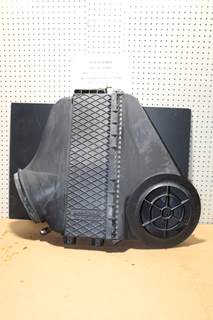 2015 Freightliner Cascadia Evolution Air Cleaner / Air Filter Housing