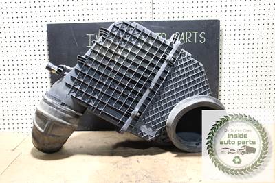 2020 Peterbilt 579 Air Cleaner / Air Filter Housing