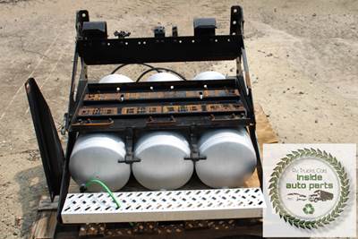 2014 Mack CXU613 Battery Box with Aluminum Air tanks