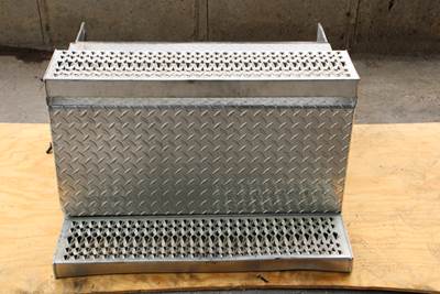 2014 Peterbilt 337 Battery Box