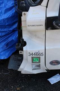 2021 Freightliner Cascadia Cowl