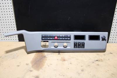 2021 Freightliner Cascadia Dash Panel