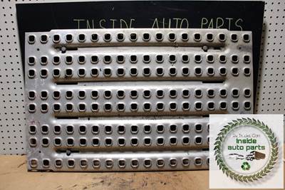 2023 Volvo VN/VNL Deck Plate / Catwalk