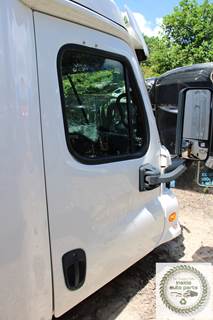 2014 Freightliner Cascadia Passenger Door