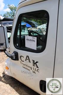 2014 Freightliner Cascadia Driver Door