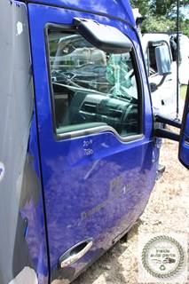 2019 Kenworth T680 Passenger Side Door