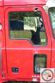2014 Mack Pinnacle CXU613 Passenger Side Door