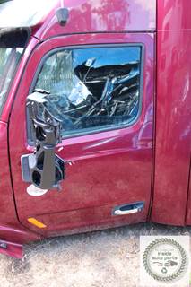 2016 Peterbilt 579 Driver Door