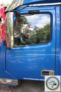 2007 Volvo VT880 Driver Door