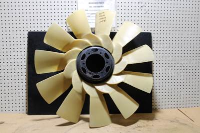 2015 Mack Pinnacle CXU613 Fan Blade