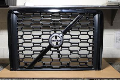 Volvo VNL Grille
