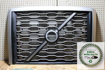 2020 Volvo VN/VNL Hood Grille (Silver/ Chrome)