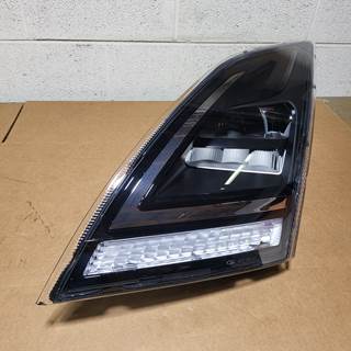 Volvo VNL Headlight Assembly