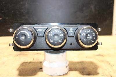 2023 Peterbilt 567 Heater / AC Temp Control