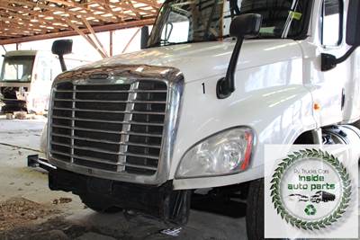 2015 Freightliner Cascadia Hood - White Complete