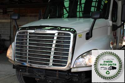 2015 Freightliner Cascadia Hood - Complete