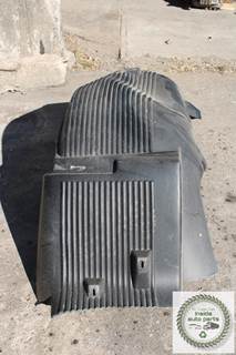 2014 Volvo VNL Inner Fender