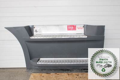 2020 Freightliner Cascadia Step Fairing LH