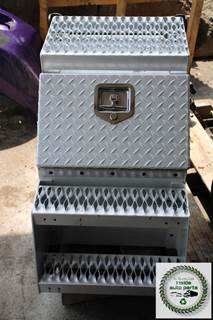 2019 Peterbilt 579 Storage Box with Steps