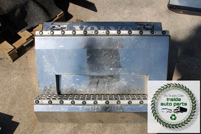 2007 Volvo VT Battery Box Cover