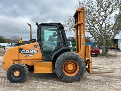 Case 588H Rough Terrain Forklift
