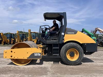 Volvo SD70DTF Smooth Drum Roller Compactor