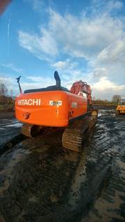 2012 Hitachi 210LC-5ZX Excavator - Thumb