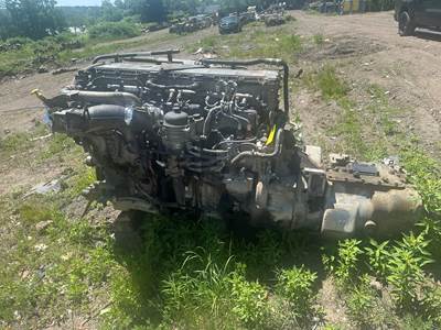 Detroit DD13 Engine
