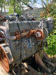 Isuzu 6WG1X 6 cylinder turbo diesel engine