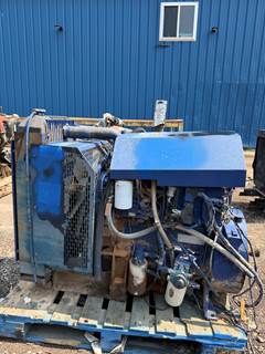 Caterpillar CAT C4.4 Turbo Diesel Engine Complete w/ Radiator Low Hours Runs Excellent