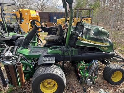 John Deere 8700A Fairway Mower